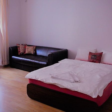 Lion Apartments Medena, Big Size, High Ceilings Bratislava Bagian luar foto