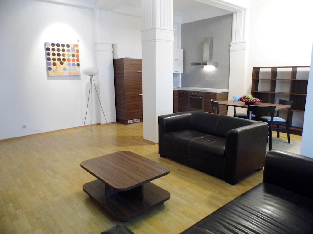 Lion Apartments Medena, Big Size, High Ceilings Bratislava Ruang foto