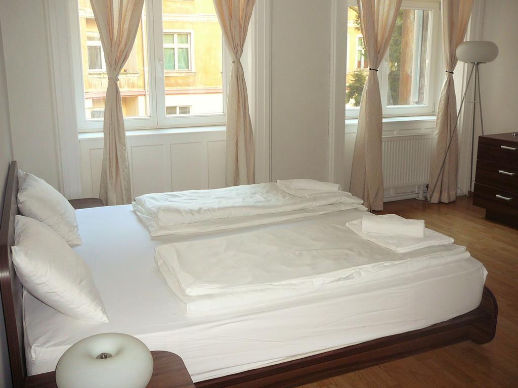 Lion Apartments Medena, Big Size, High Ceilings Bratislava Bagian luar foto
