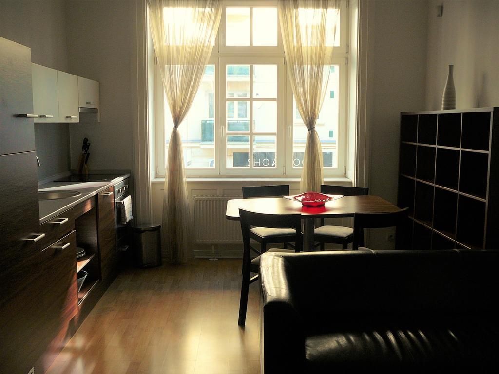 Lion Apartments Medena, Big Size, High Ceilings Bratislava Bagian luar foto