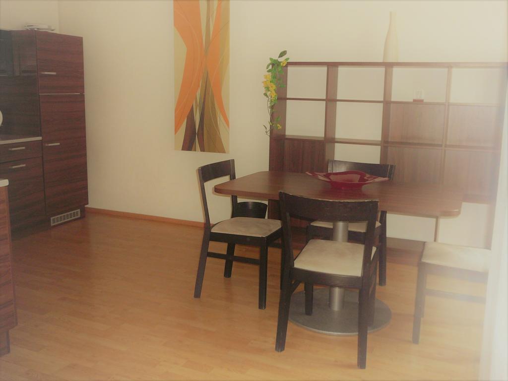 Lion Apartments Medena, Big Size, High Ceilings Bratislava Bagian luar foto