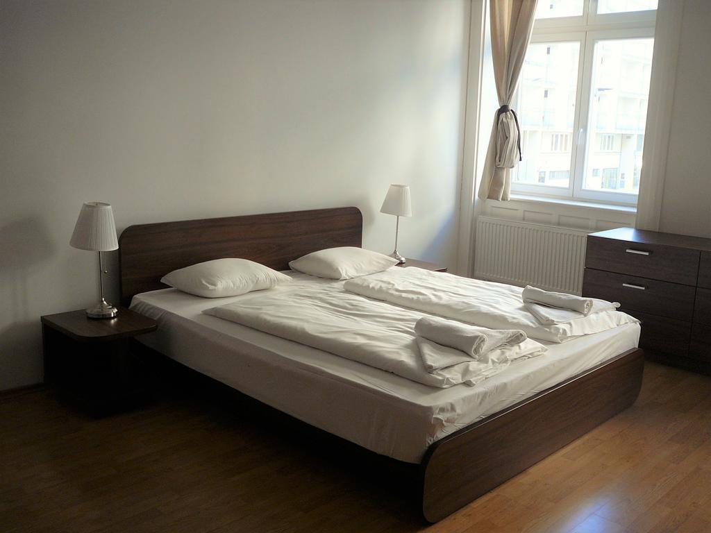Lion Apartments Medena, Big Size, High Ceilings Bratislava Bagian luar foto
