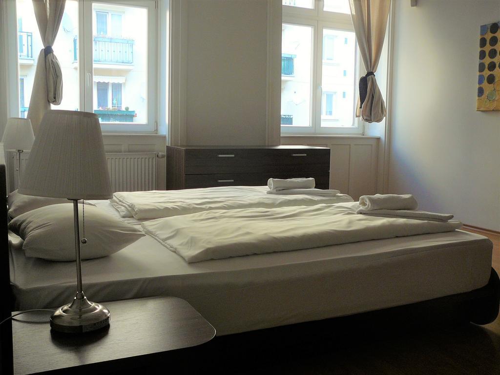Lion Apartments Medena, Big Size, High Ceilings Bratislava Bagian luar foto