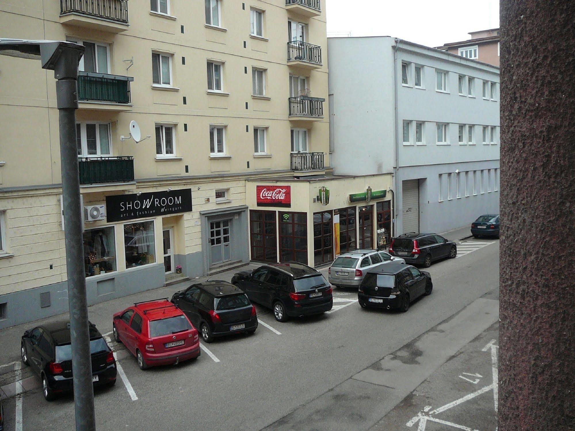 Lion Apartments Medena, Big Size, High Ceilings Bratislava Bagian luar foto