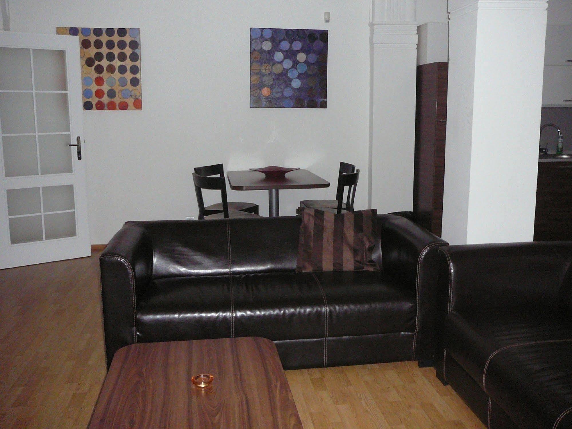 Lion Apartments Medena, Big Size, High Ceilings Bratislava Bagian luar foto