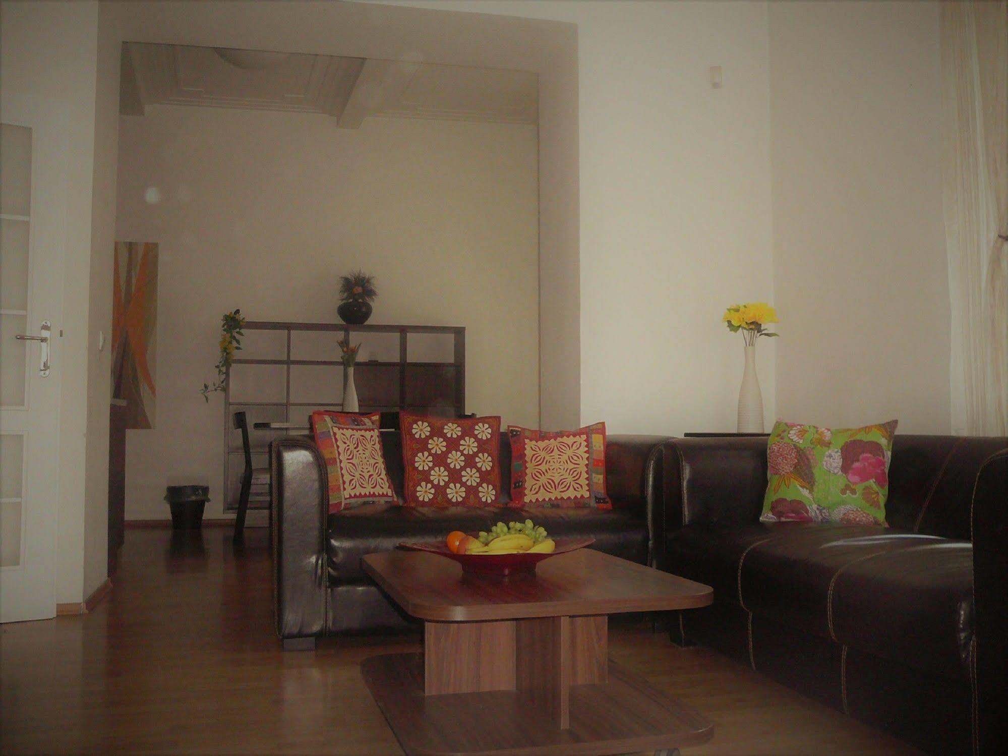 Lion Apartments Medena, Big Size, High Ceilings Bratislava Bagian luar foto