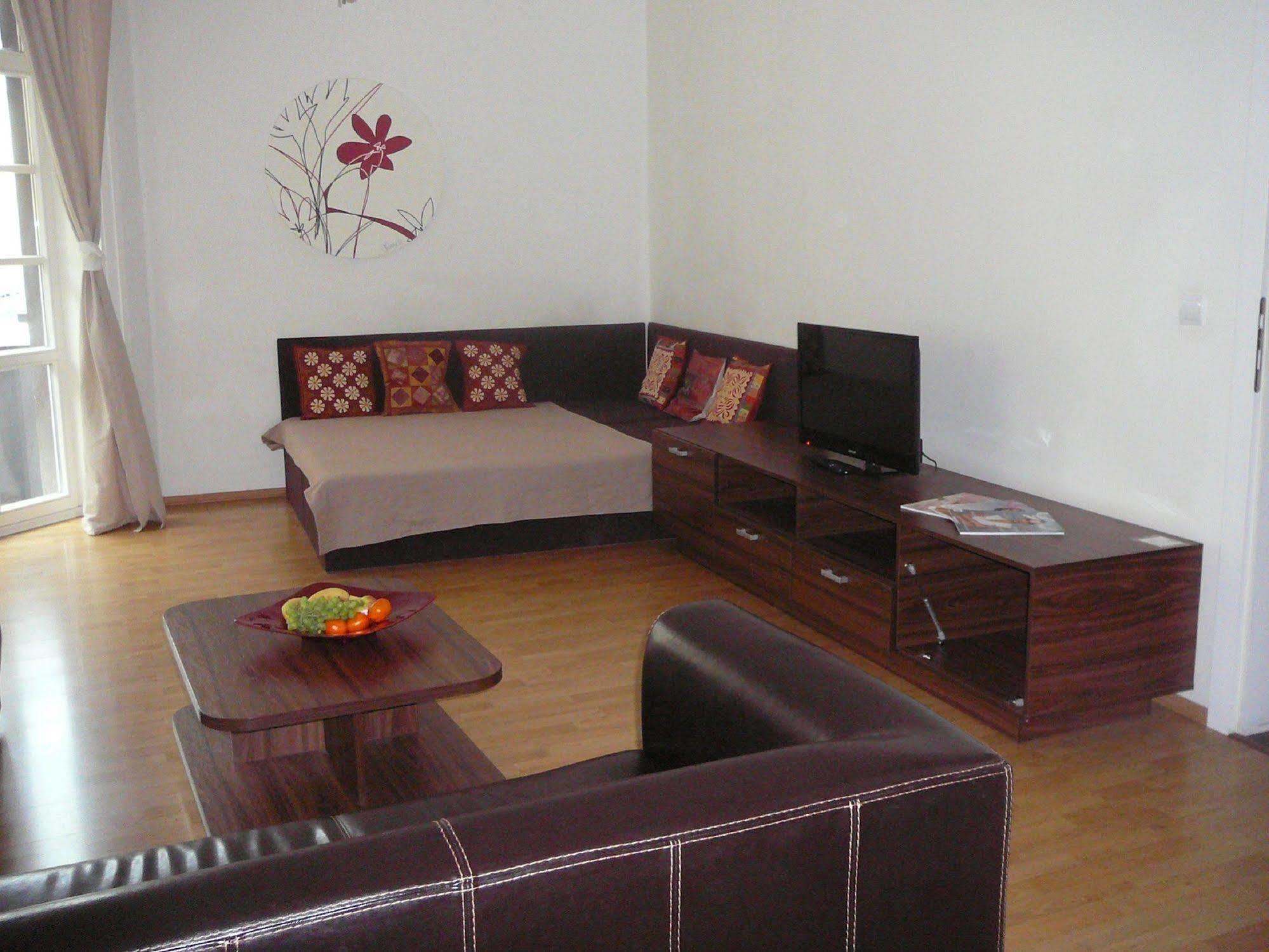 Lion Apartments Medena, Big Size, High Ceilings Bratislava Bagian luar foto